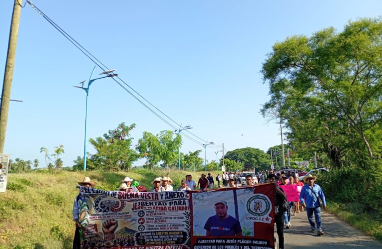 Bloquean carretera en Marquelia para exigir liberación de Jesús Plácido Galindo