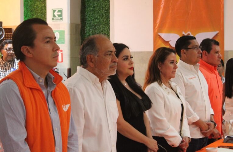 Guardan un minuto de silencio por la Dra. Nadia Matadama en Movimiento Ciudadano