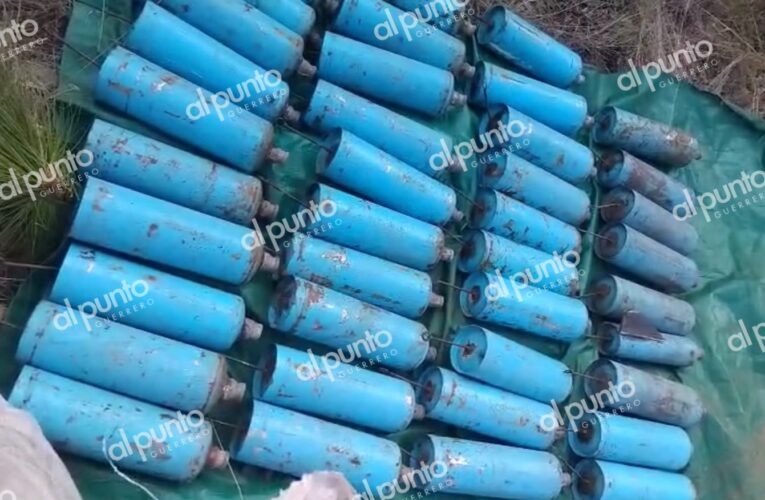 Hallan material para fabricar bombas con químico tóxico en campamento criminal en Guerrero