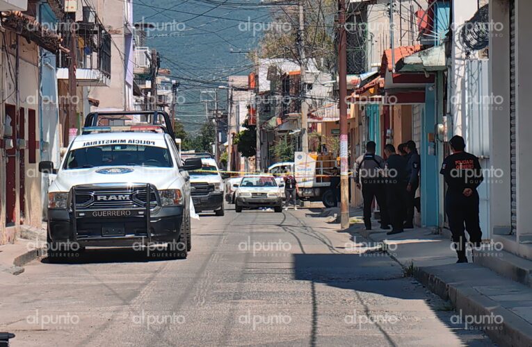 Hallan sin vida a una mujer en una vivienda del centro de Iguala; investigan posible feminicidio