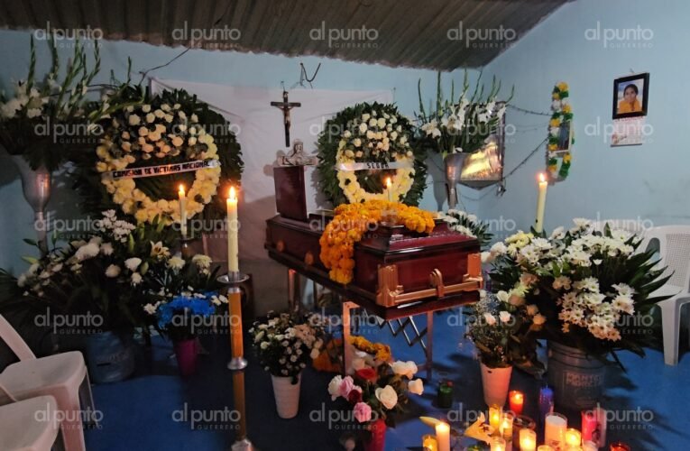 Velan y sepultan a Francisco Rodríguez, padre de normalista de Ayotzinapa desaparecido