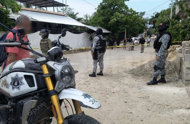 Ejecutan a balazos a taxista dentro de su unidad en la Emiliano Zapata, Acapulco