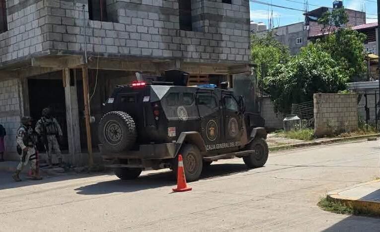 Detienen a 60 policías y agentes de Tránsito en Tlapa durante operativo federal