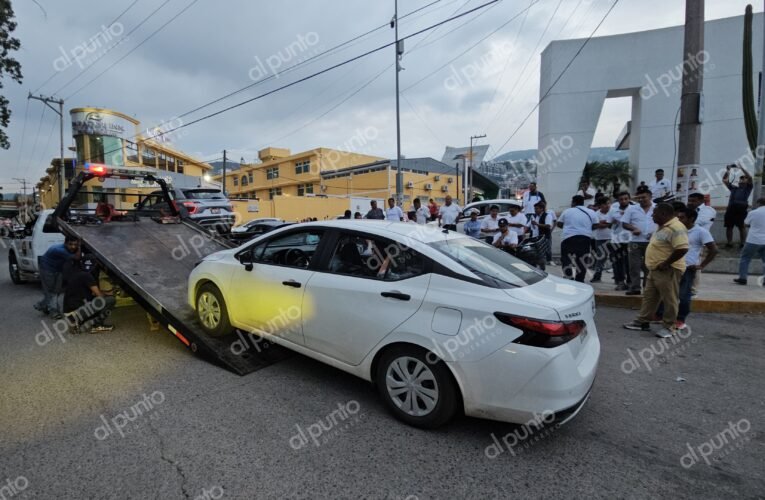 Taxistas frenan operación de transporte por aplicación en Chilpancingo