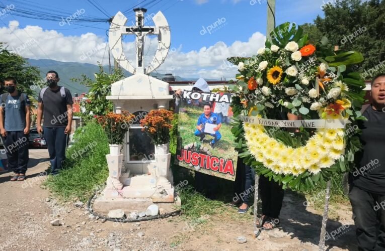 Exigen sentencia para policías detenidos por el asesinato del Normalista Yanqui Kothan