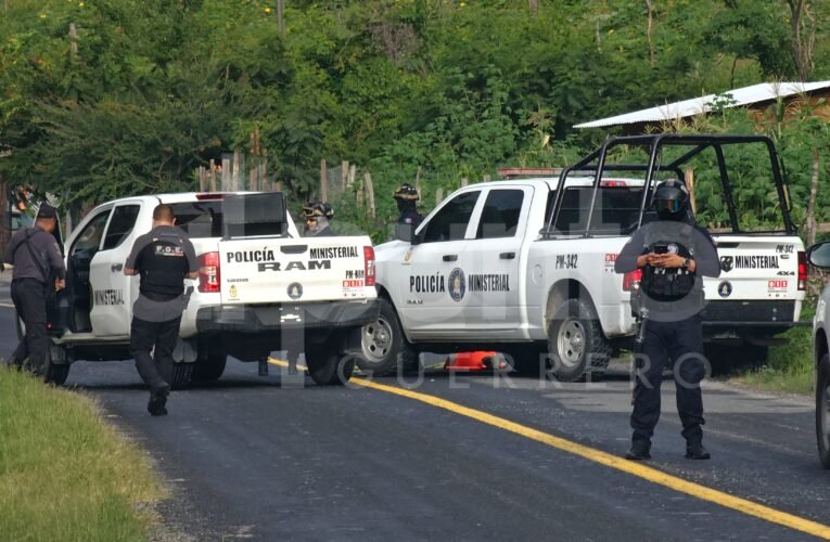 Hallan a hombre decapitado y envuelto con cinta canela sobre la carretera Chilpancingo-Chichihualco
