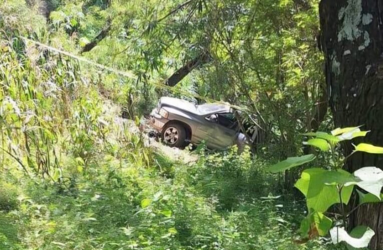 Identifican a los tres hombres que murieron en accidente en la carretera Santa Catarina-Xochitempa, Chilapa