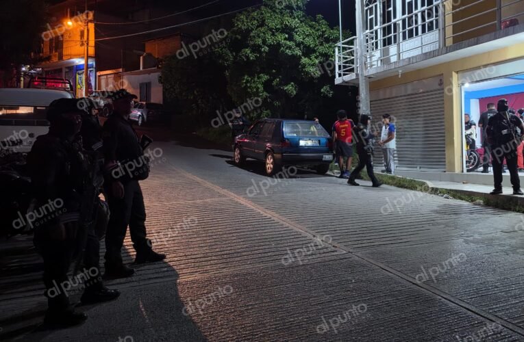 En presunto asalto, hieren a navajazos a un joven al oriente de Chilpancingo