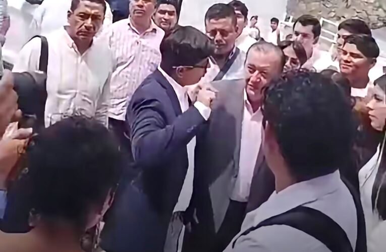 Estudiante de 17 años acusa a Javier Saldaña de agresión durante evento de oratoria
